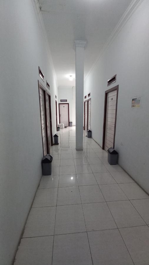 Hotel Oyo 93206 Penginapan Budi Syariah Pekanbaru Zewnętrze zdjęcie